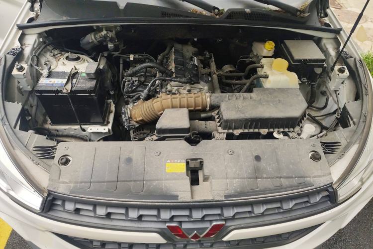Used Wuling Hongguang S3 2019 1.5L Manual Standard Version China VI Standard Engine Bay