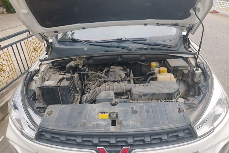 Used Wuling Hongguang S3 2019 1.5L Manual Comfort Model China VI Standard Engine Bay