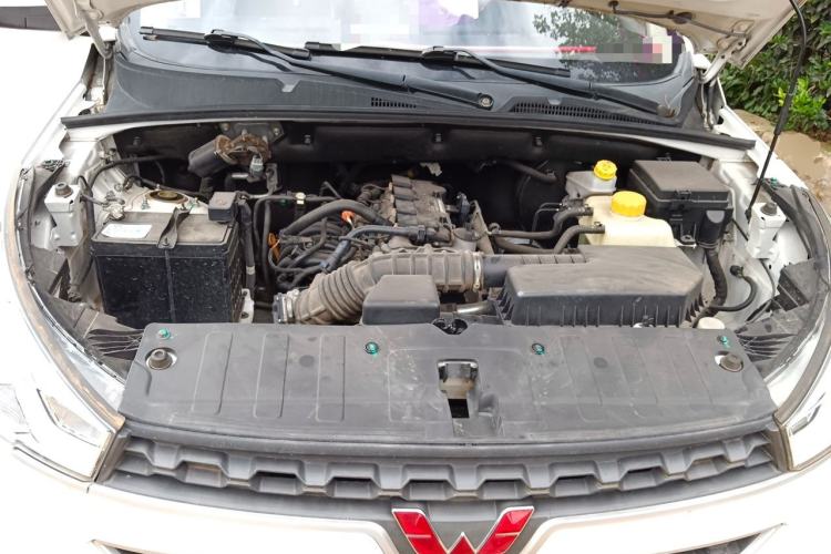 Used Wuling Hongguang S3 2019 1.5L Manual Comfort Model China VI Standard Engine Bay
