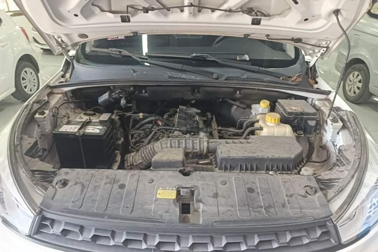 Used Wuling Hongguang S3 2019 1.5L Manual Standard Version China VI Standard Engine Bay