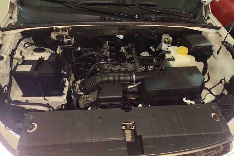 Used Wuling Hongguang S3 2019 1.5L Manual Comfort Model China VI Standard Engine Bay