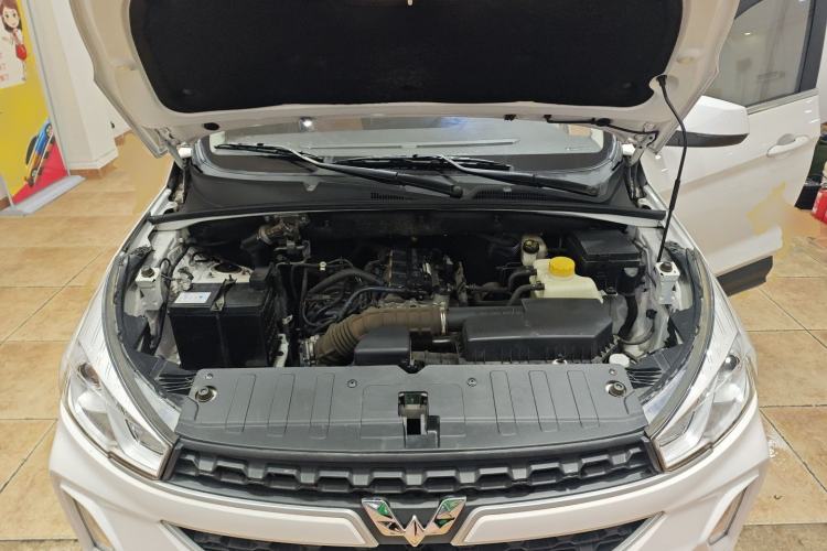Used Wuling Hongguang S3 2019 1.5L Manual Comfort Model China VI Standard Engine Bay
