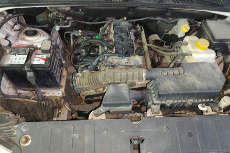 Used Wuling Hongguang S3 2019 1.5L Manual Standard Version China VI Standard Engine Bay