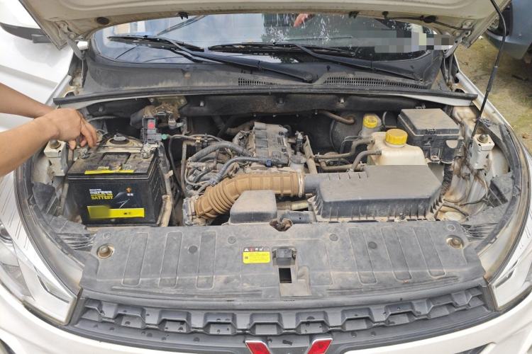 Used Wuling Hongguang S3 2019 1.5L Manual Standard Version China VI Standard Engine Bay