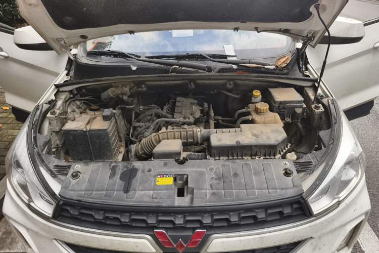 Used Wuling Hongguang S3 2019 1.5L Manual Comfort Model China VI Standard Engine Bay
