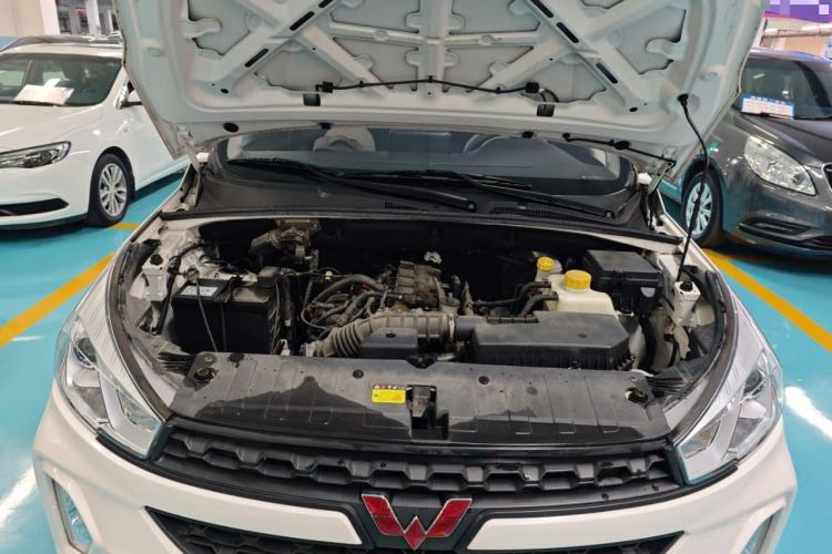 Used Wuling Hongguang S3 2019 1.5L Manual Standard Version China VI Standard Engine Bay