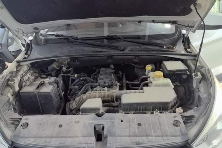 Used Wuling Hongguang S3 2019 1.5L Manual Comfort Model China VI Standard Engine Bay