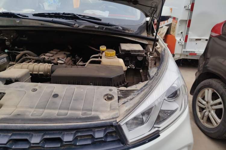 Used Wuling Hongguang S3 2019 1.5L Manual Standard Version China VI Standard Engine Bay Left