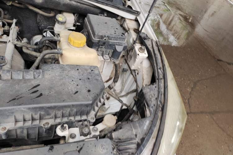 Used Wuling Hongguang S3 2019 Automatic Clutch Version 1.5L Manual Comfort Model China V Standard Engine Bay Left