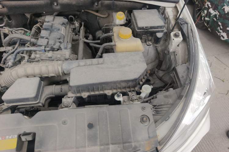 Used Wuling Hongguang S3 2019 1.5L Manual Luxury Model China VI Standard Engine Bay Left