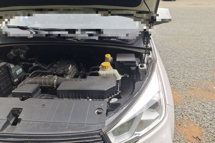 Used Wuling Hongguang S3 2019 1.5L Manual Luxury Model China VI Standard Engine Bay Left