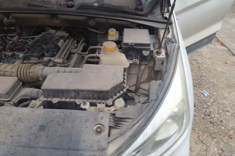 Used Wuling Hongguang S3 2019 Automatic Clutch Version 1.5L Manual Comfort Model China V Standard Engine Bay Left