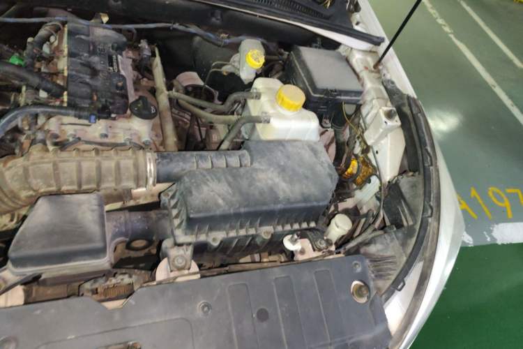 Used Wuling Hongguang S3 2019 1.5L Manual Standard Version China VI Standard Engine Bay Left