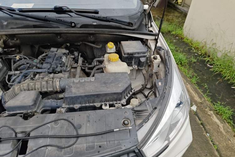 Used Wuling Hongguang S3 2019 1.5L Manual Standard Version China VI Standard Engine Bay Left