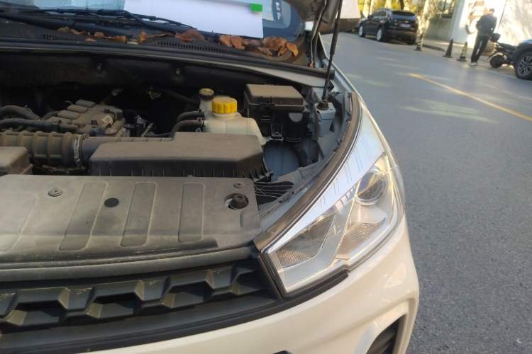 Used Wuling Hongguang S3 2019 1.5L Manual Standard Version China VI Standard Engine Bay Left