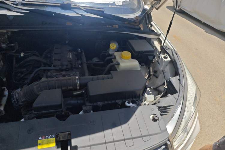 Used Wuling Hongguang S3 2019 1.5L Manual Comfort Model China VI Standard Engine Bay Left