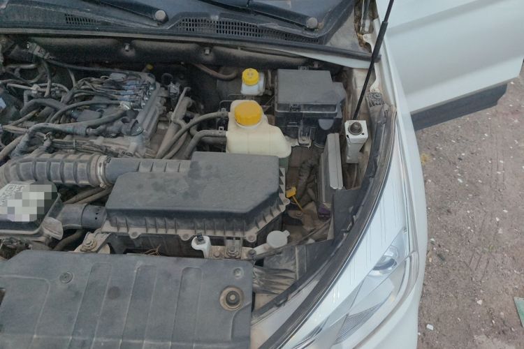Used Wuling Hongguang S3 2019 1.5L Manual Luxury Model China VI Standard Engine Bay Left