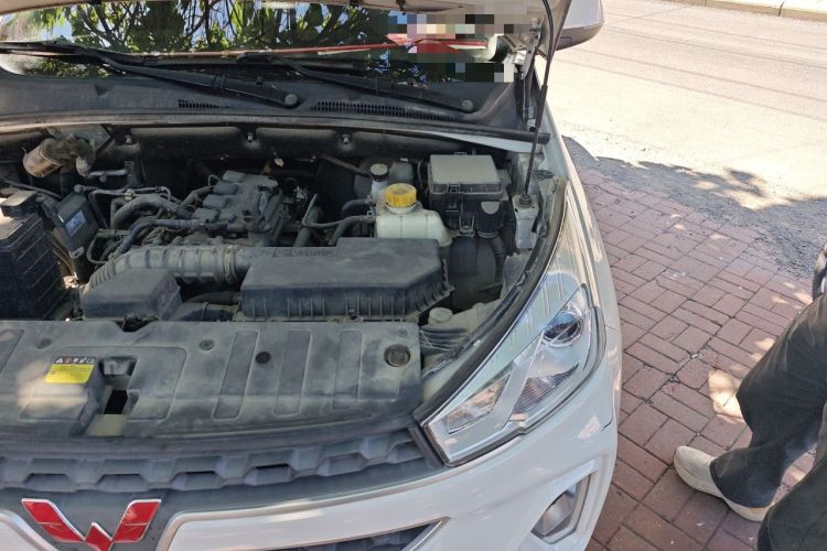 Used Wuling Hongguang S3 2019 1.5L Manual Comfort Model China VI Standard Engine Bay Left