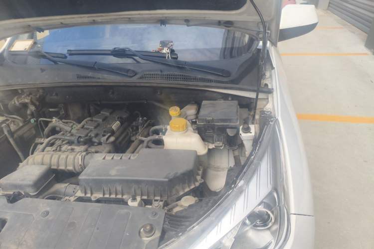 Used Wuling Hongguang S3 2019 1.5L Manual Standard Version China VI Standard Engine Bay Left
