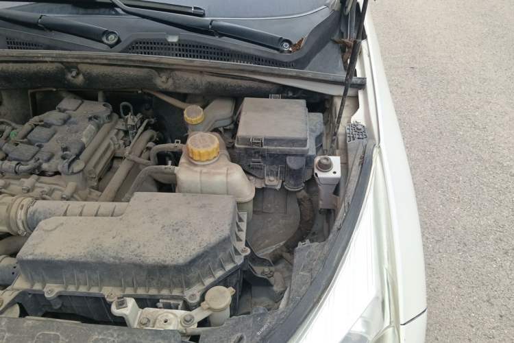 Used Wuling Hongguang S3 2019 1.5L Manual Comfort Model China VI Standard Engine Bay Left