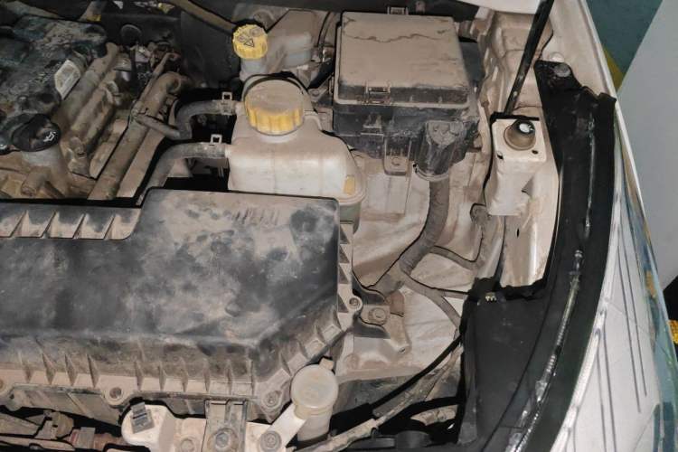 Used Wuling Hongguang S3 2019 1.5L Manual Standard Version China VI Standard Engine Bay Left