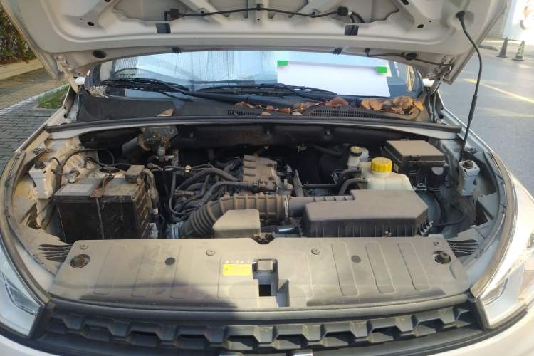 Used Wuling Hongguang S3 2019 1.5L Manual Standard Version China VI Standard Engine Bay