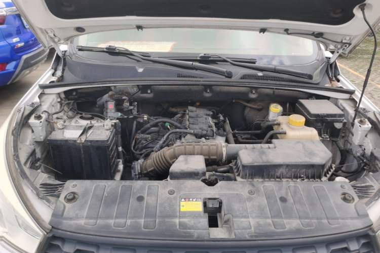 Used Wuling Hongguang S3 2019 1.5L Manual Comfort Model China VI Standard Engine Bay