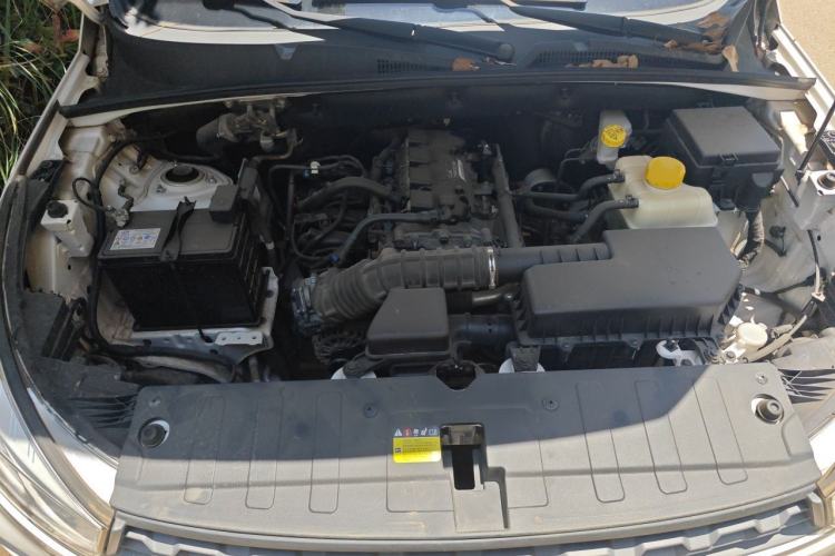Used Wuling Hongguang S3 2019 1.5L Manual Comfort Model China VI Standard Engine Bay