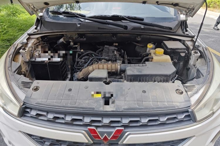 Used Wuling Hongguang S3 2019 1.5L Manual Luxury Model China VI Standard Engine Bay