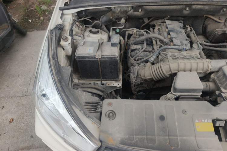 Used Wuling Hongguang S3 2019 1.5L Manual Luxury Model China VI Standard Engine Bay Right