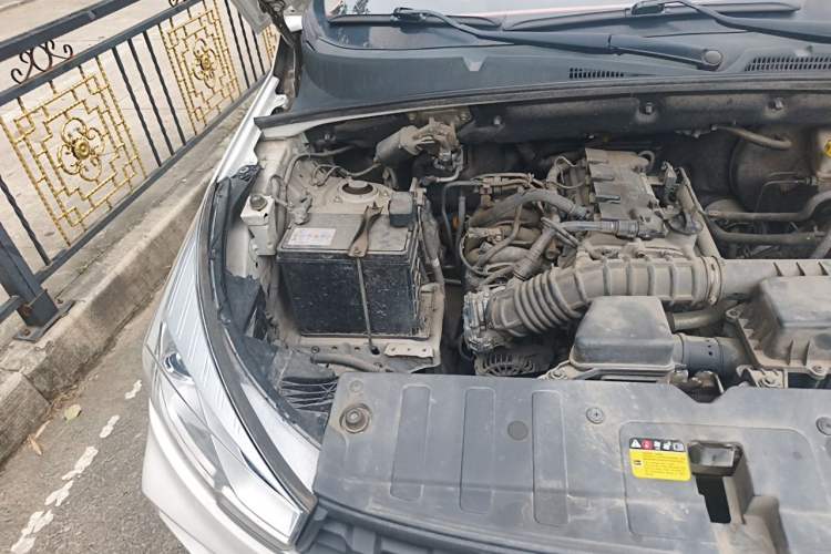 Used Wuling Hongguang S3 2019 1.5L Manual Comfort Model China VI Standard Engine Bay Right