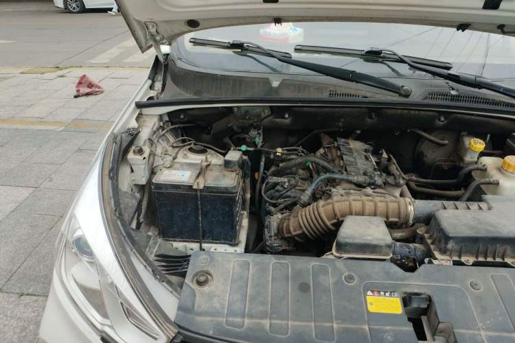 Used Wuling Hongguang S3 2019 1.5L Manual Standard Version China VI Standard Engine Bay Right