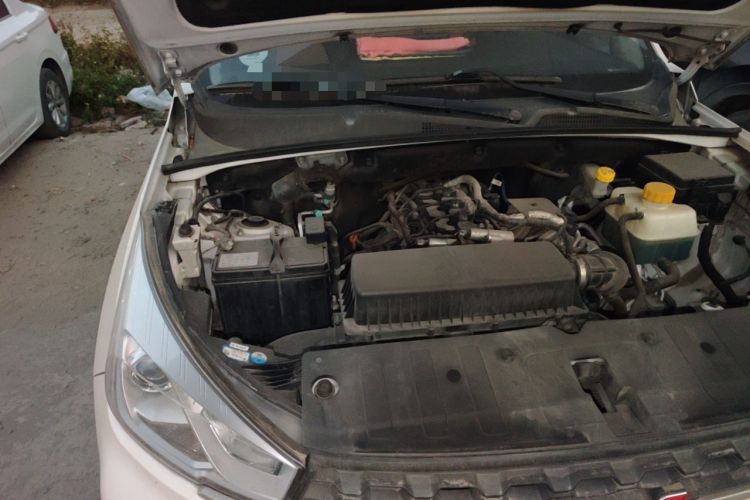 Used Wuling Hongguang S3 2019 1.5T Manual Comfort Edition China VI Standard Engine Bay Right