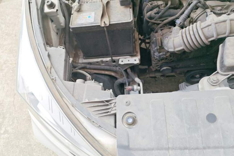 Used Wuling Hongguang S3 2019 1.5L Manual Comfort Model China VI Standard Engine Bay Right