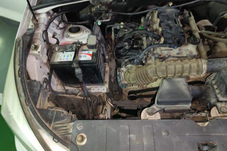 Used Wuling Hongguang S3 2019 1.5L Manual Standard Version China VI Standard Engine Bay Right