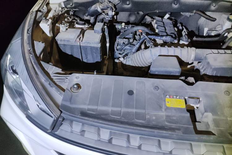 Used Wuling Hongguang S3 2019 1.5L Manual Standard Version China VI Standard Engine Bay Right