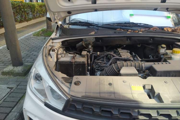 Used Wuling Hongguang S3 2019 1.5L Manual Standard Version China VI Standard Engine Bay Right