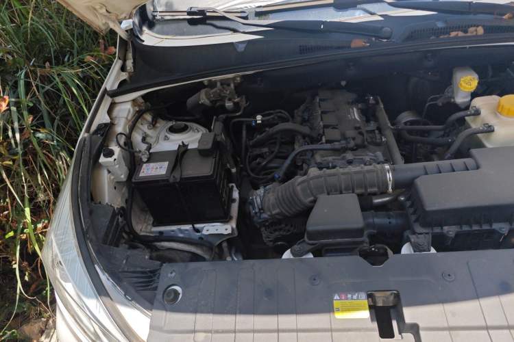 Used Wuling Hongguang S3 2019 1.5L Manual Comfort Model China VI Standard Engine Bay Right