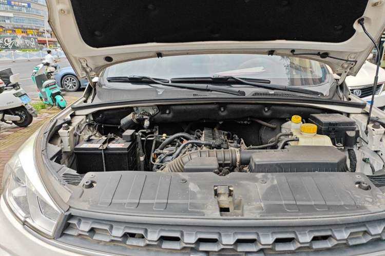Used Wuling Hongguang S3 2019 1.5L Manual Comfort Model China VI Standard Engine Bay Right
