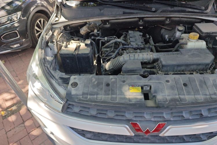 Used Wuling Hongguang S3 2019 1.5L Manual Comfort Model China VI Standard Engine Bay Right