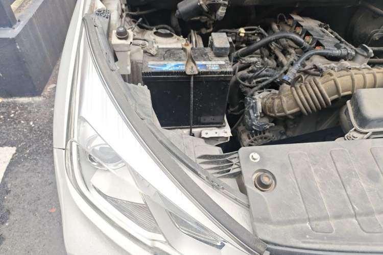 Used Wuling Hongguang S3 2019 1.5L Manual Standard Version China VI Standard Engine Bay Right