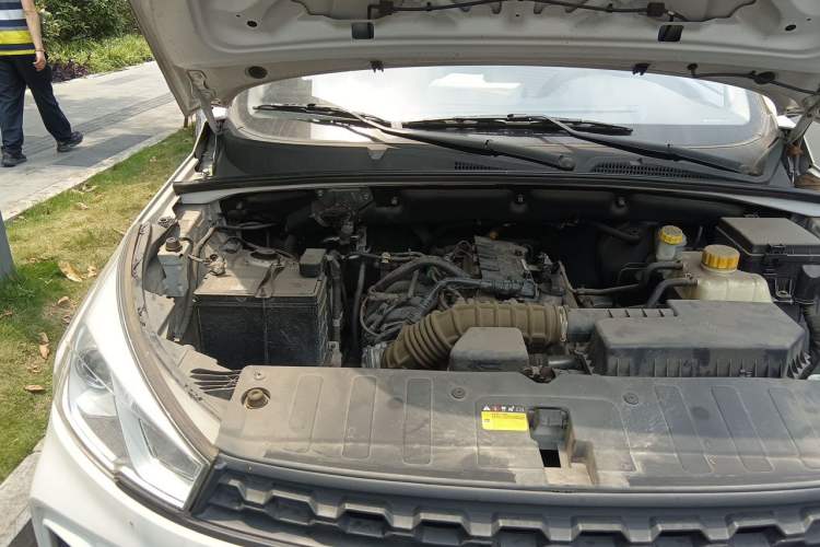 Used Wuling Hongguang S3 2019 1.5L Manual Standard Version China VI Standard Engine Bay Right