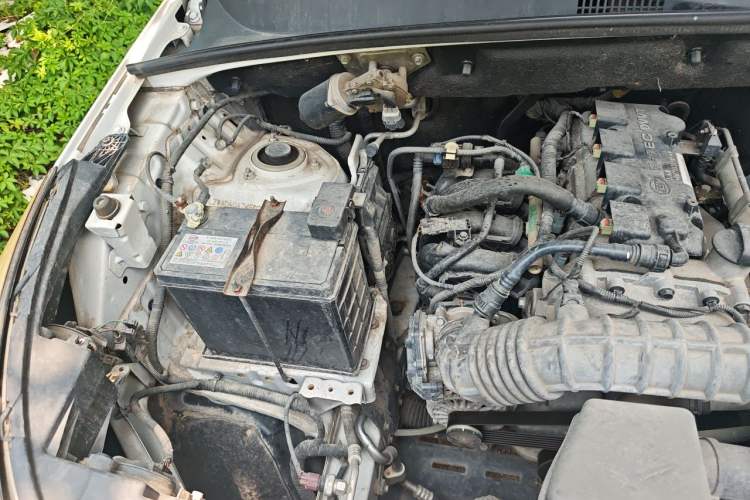 Used Wuling Hongguang S3 2019 1.5L Manual Luxury Model China VI Standard Engine Bay Right
