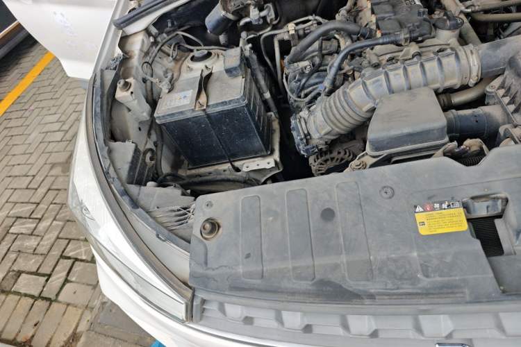 Used Wuling Hongguang S3 2019 1.5L Manual Comfort Model China VI Standard Engine Bay Right