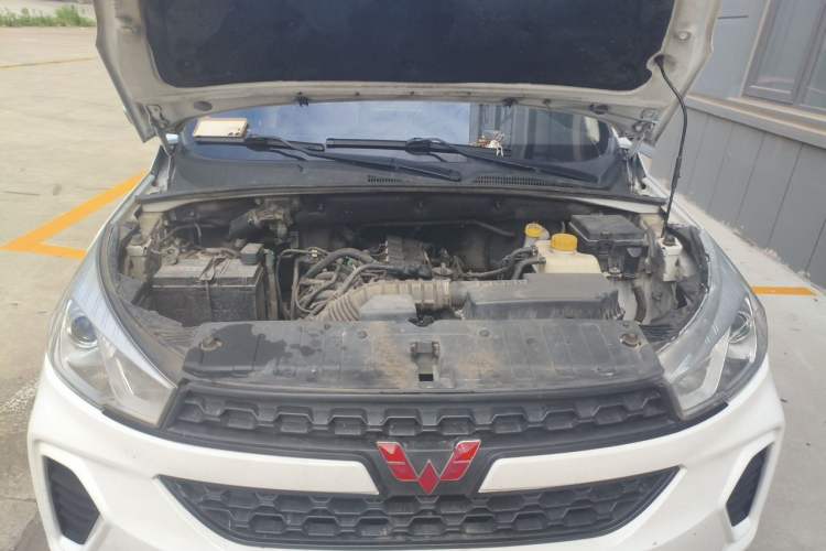Used Wuling Hongguang S3 2019 1.5L Manual Standard Version China VI Standard Engine Bay