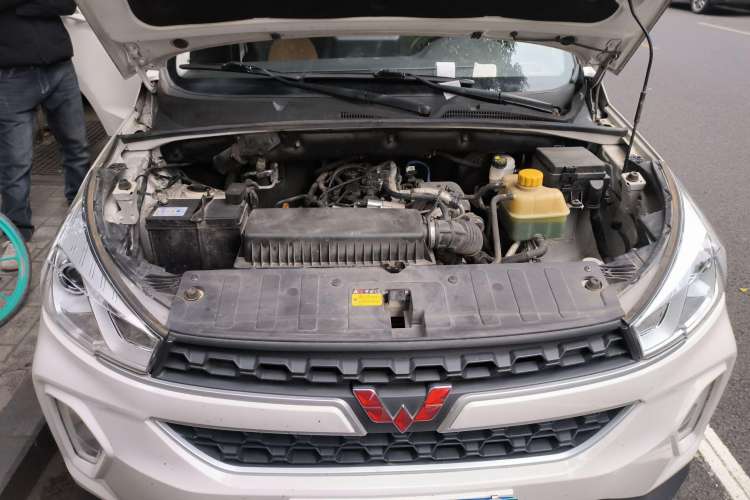 Used Wuling Hongguang S3 2019 1.5T Manual Comfort Edition China VI Standard Engine Bay