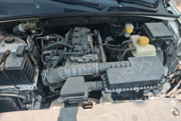 Used Wuling Hongguang S3 2019 1.5L Manual Luxury Model China VI Standard Engine Bay