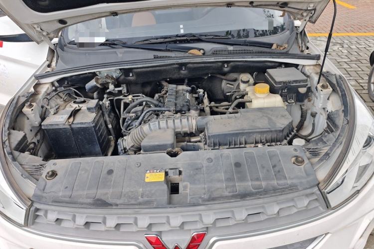 Used Wuling Hongguang S3 2019 1.5L Manual Comfort Model China VI Standard Engine Bay