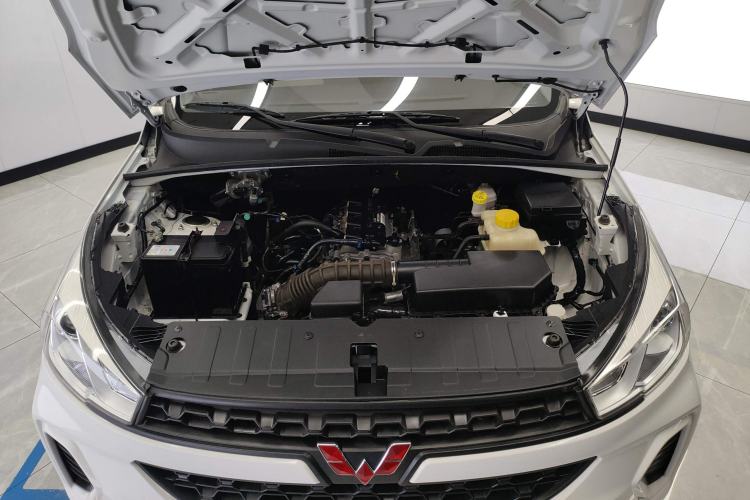 Used Wuling Hongguang S3 2019 1.5L Manual Standard Version China VI Standard Engine Bay