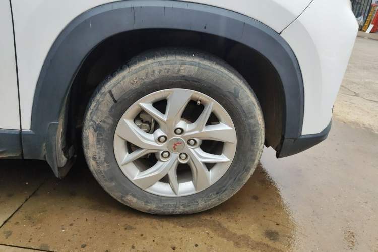 Used Wuling Hongguang S3 2019 1.5L Manual Luxury Model China VI Standard Exterior 1